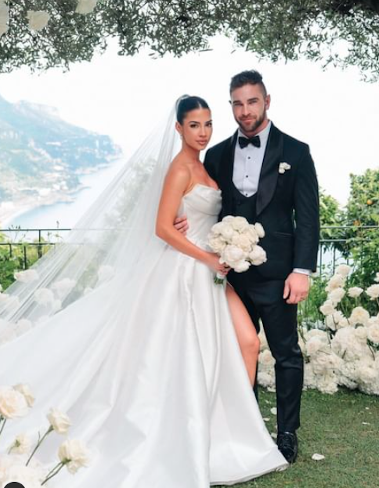 Fitness influencer Rachel Dillon and Tobi Pearce on wedding day