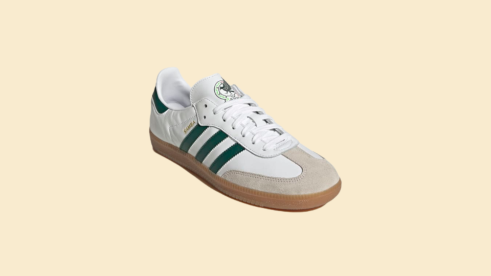 This limited edition colorway of the classic Samba sneaker is a modern take on this famous shoe.