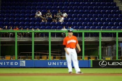 Why Miami Marlins fans are the shittiest in all of baseball. : r/baseball