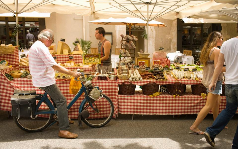 France, Provence, Bouches du Rhone, Arles - The Image Bank