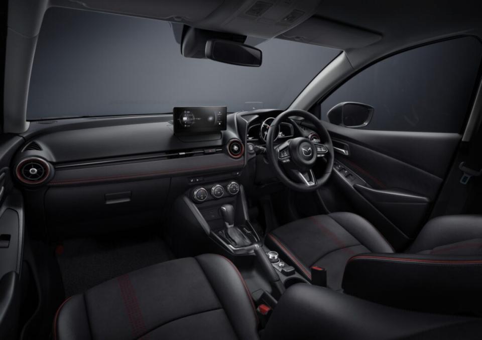 車內的螢幕放大到8.8吋，換上新世代螢幕並且擁有更優異的功能表現。