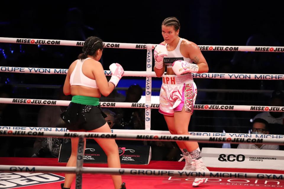 Jeanette Zacarias Zapata (left) fought Marie-Pier Houle in a welterweight fight at IGA stadium. 