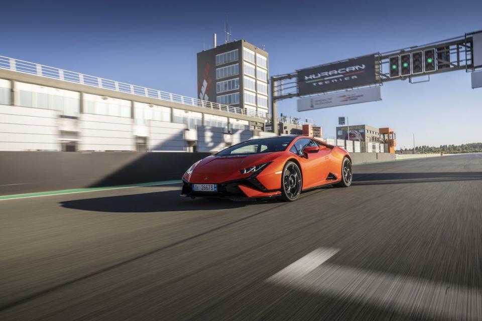 2023 Lamborghini Huracán Tecnica - Photos From Every Angle