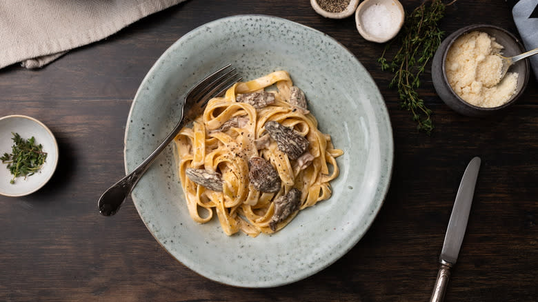 morel mushroom cream sauce pasta 