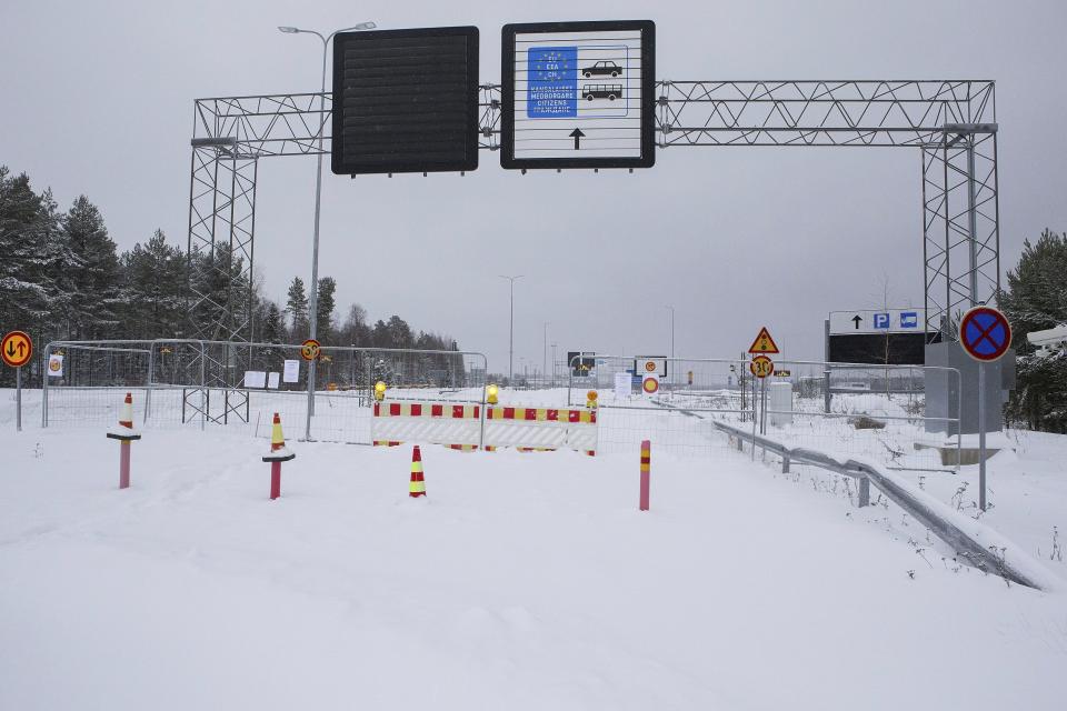 Closed Vaalimaa border station between Finland and Russia in Virolahti, Finland, Wednesday Nov. 29, 2023. Finland said Tuesday it will close its last remaining border crossing with Russia amid concerns that Moscow is using migrants as part of “hybrid warfare” to destabilize the Nordic country following its entry into NATO. (Lauri Heino/Lehtikuva via AP)
