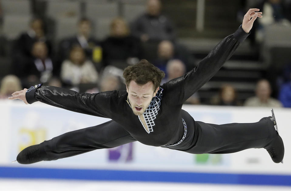 <p>Eiskalter Sport im warmen Bundesstaat Kalifornien: Der Amerikaner Daniel Kulenkamp bei seiner Kür während der U.S. Figure Skating Championship in San Jose. (Bild: AP Photo/Marcio Jose Sanchez) </p>