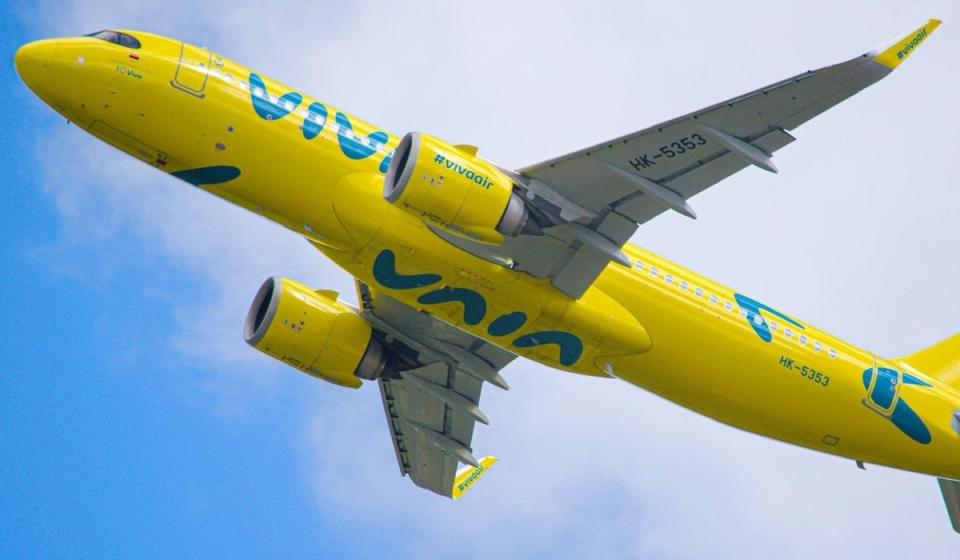 Viva Air, aerolínea colombiana de bajo costo. Imagen: Tomada de Twitter @VivaAirCol y spotter.mde