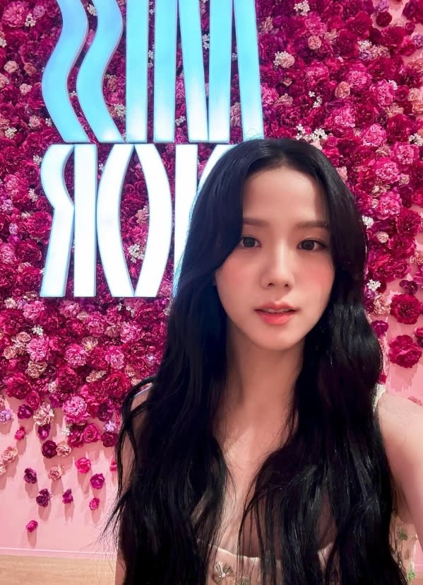 BLACKPINK走下坡？Jisoo「腫成大饅頭」秒變阿姨　網驚：怎變這樣