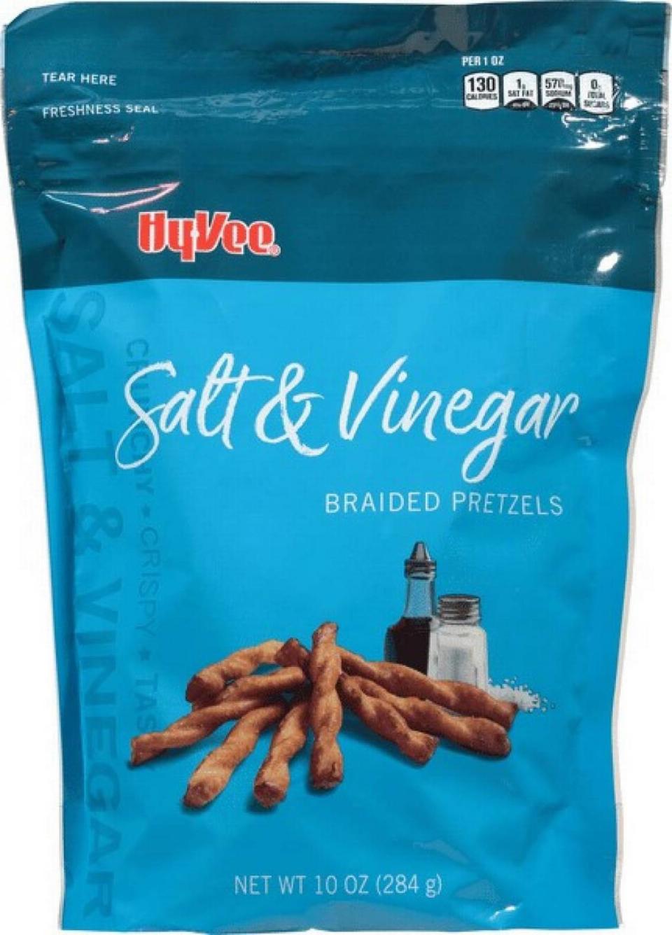 Hy-Vee Salt & Vinegar Braided Pretzels