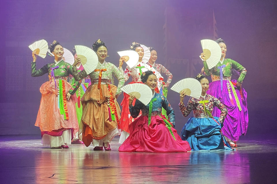 Watch how the Korean folk song Arirang gets a new take in the musical performance Ari Arari. (Photo: Lim Yian Lu)