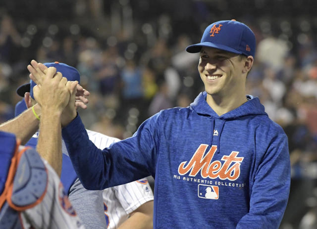 Jacob deGrom transcends miserable Mets season to win NL Cy Young award