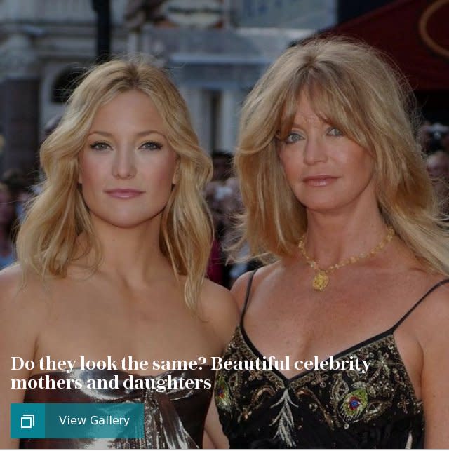 Do they look the same? Beautiful celebrity mothers and daughters