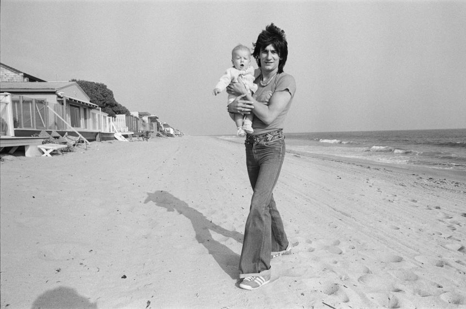 80 Vintage Photos of Celebrities at the Beach