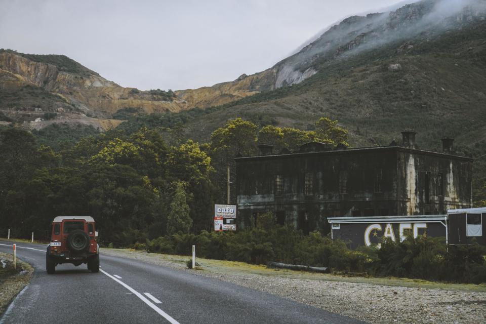 Road Trips in Tasmania [照片由Ollie Khedun and West Coast Council提供]