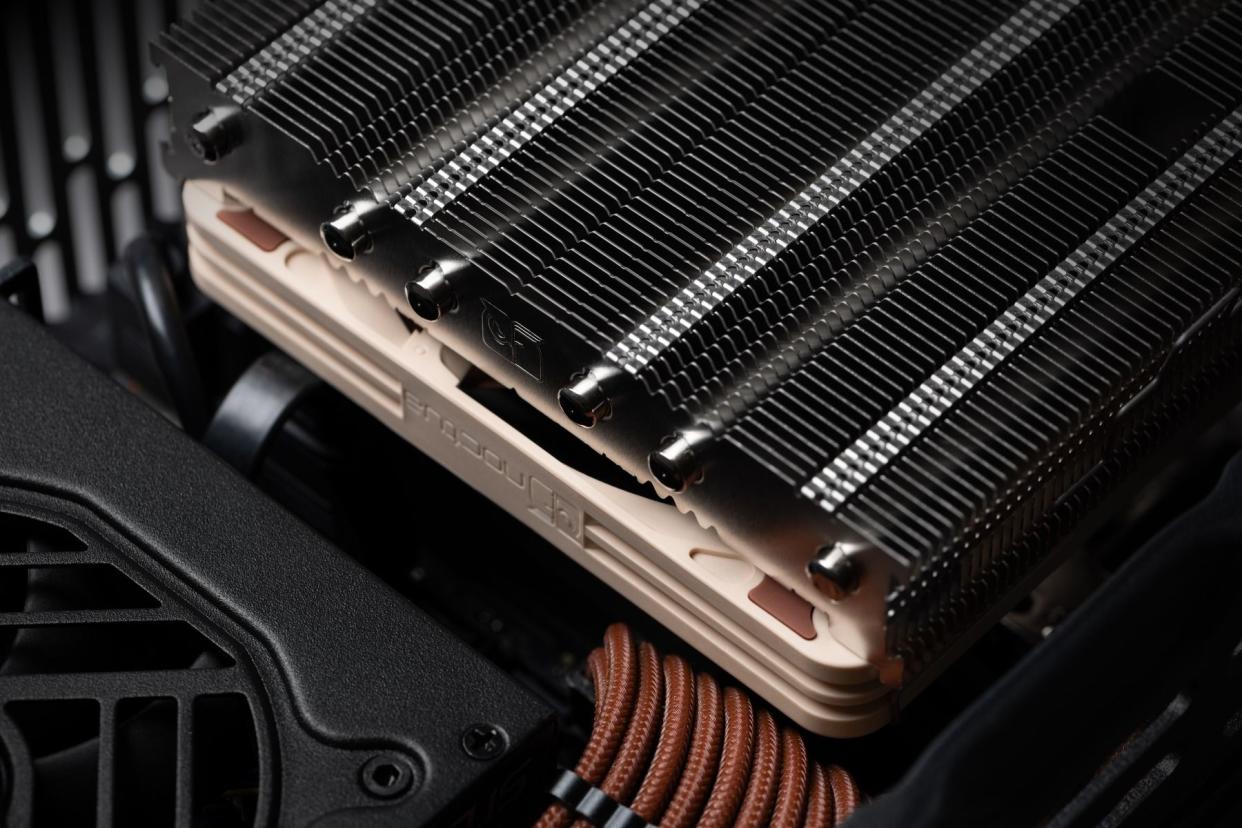  Noctua NH-L12Sx77 Low Profile CPU Cooler. 