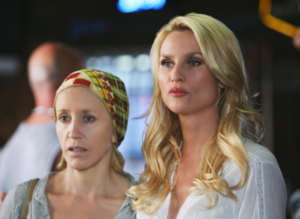 Felicity Huffman and Nicolette Sheridan on ABC's "Desperate Housewives."&nbsp; (Photo: Danny Feld via Getty Images)