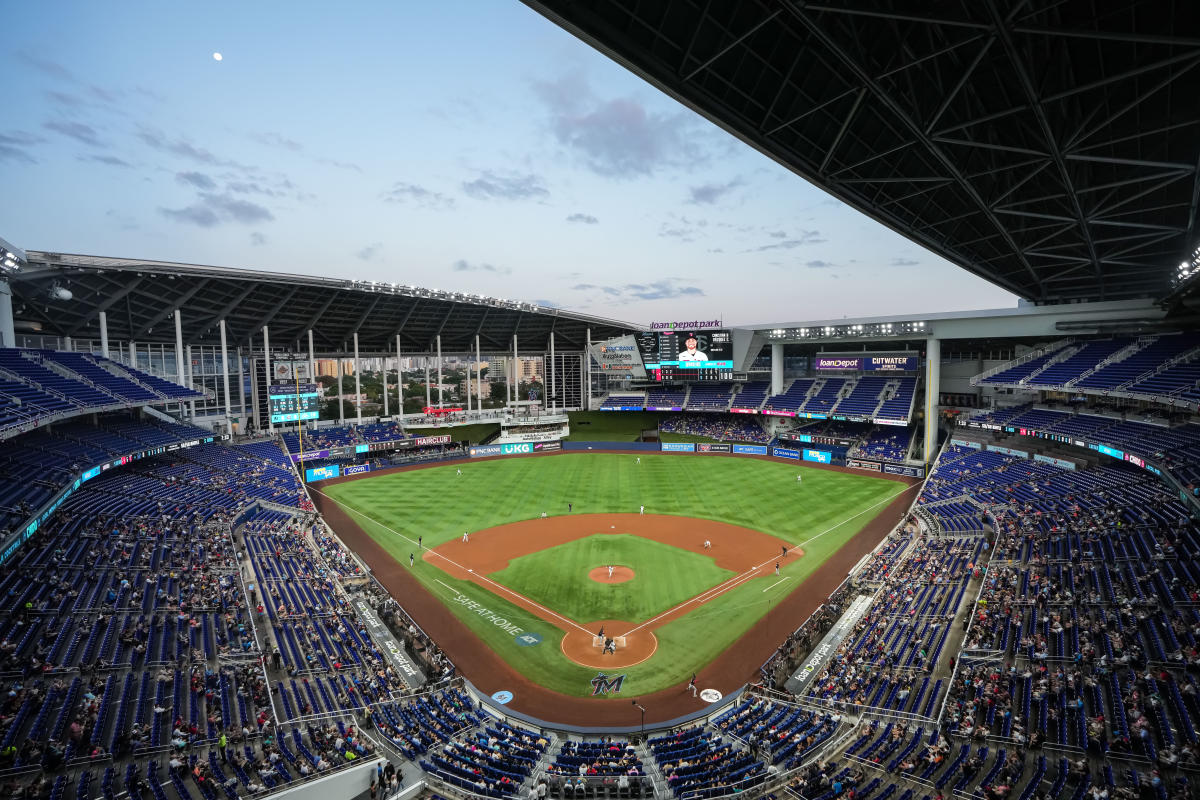 loanDepot park - Miami Marlins