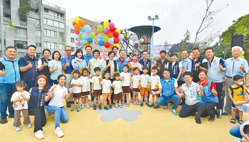 員林市三和公園結合停車場、公園、里民活動中心及日照中心，是彰化縣首座四合一功能場域，19日啟用。（葉靜美攝）