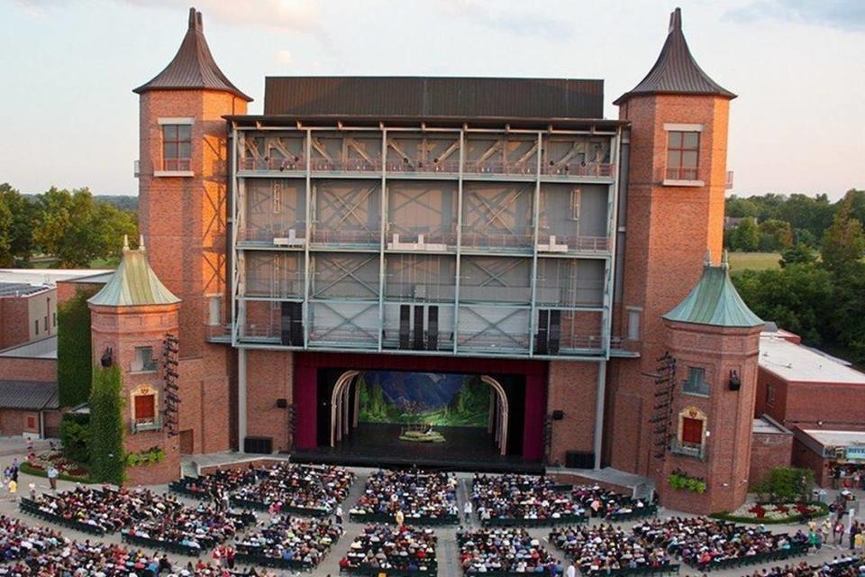 Starlight Theatre will open its 2021 Broadway Series with “Godspell” featuring a concert-style production and an all-Kansas City cast.