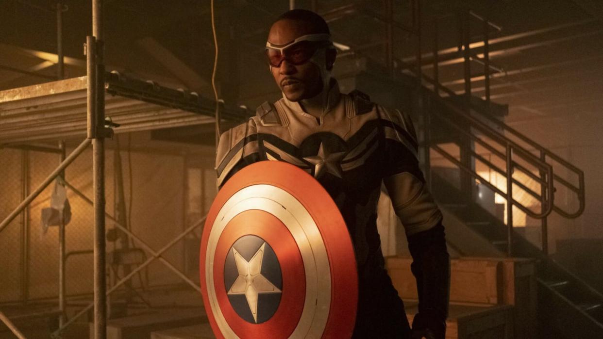  Anthony Mackie's Sam Wilson suited up as new Captain America. 