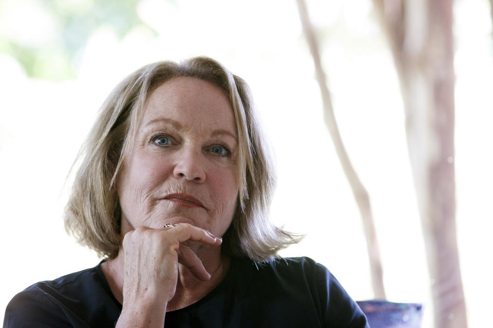 La cantante de ópera retirada Patricia Wulf posa para un retrato en su casa en una zona rural del norte de Virginia, el viernes 12 de julio de 2019. (AP Foto/Jacquelyn Martin)