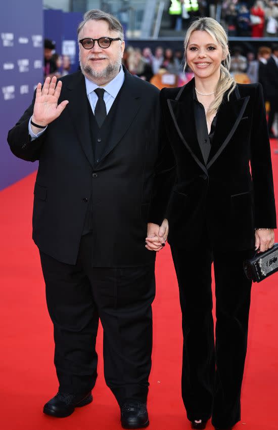 Guillermo del Toro y Kim Morgan en la première de Pinocchio