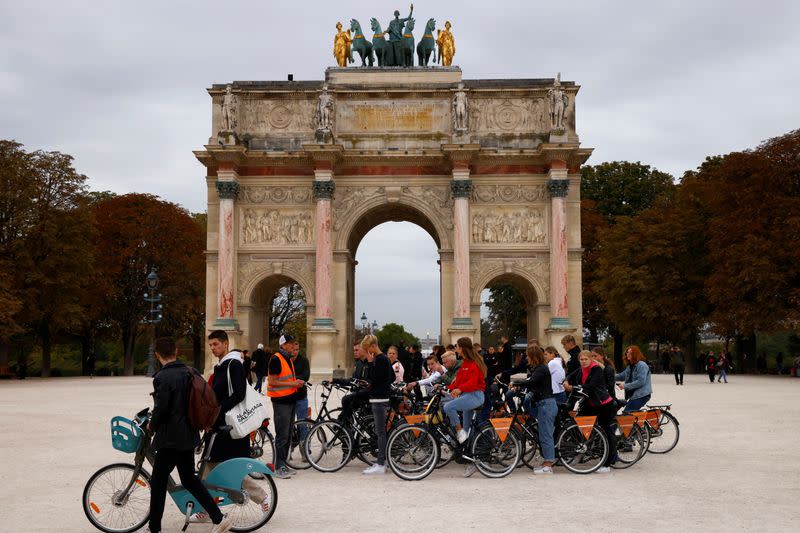 French government encourages cycling in France
