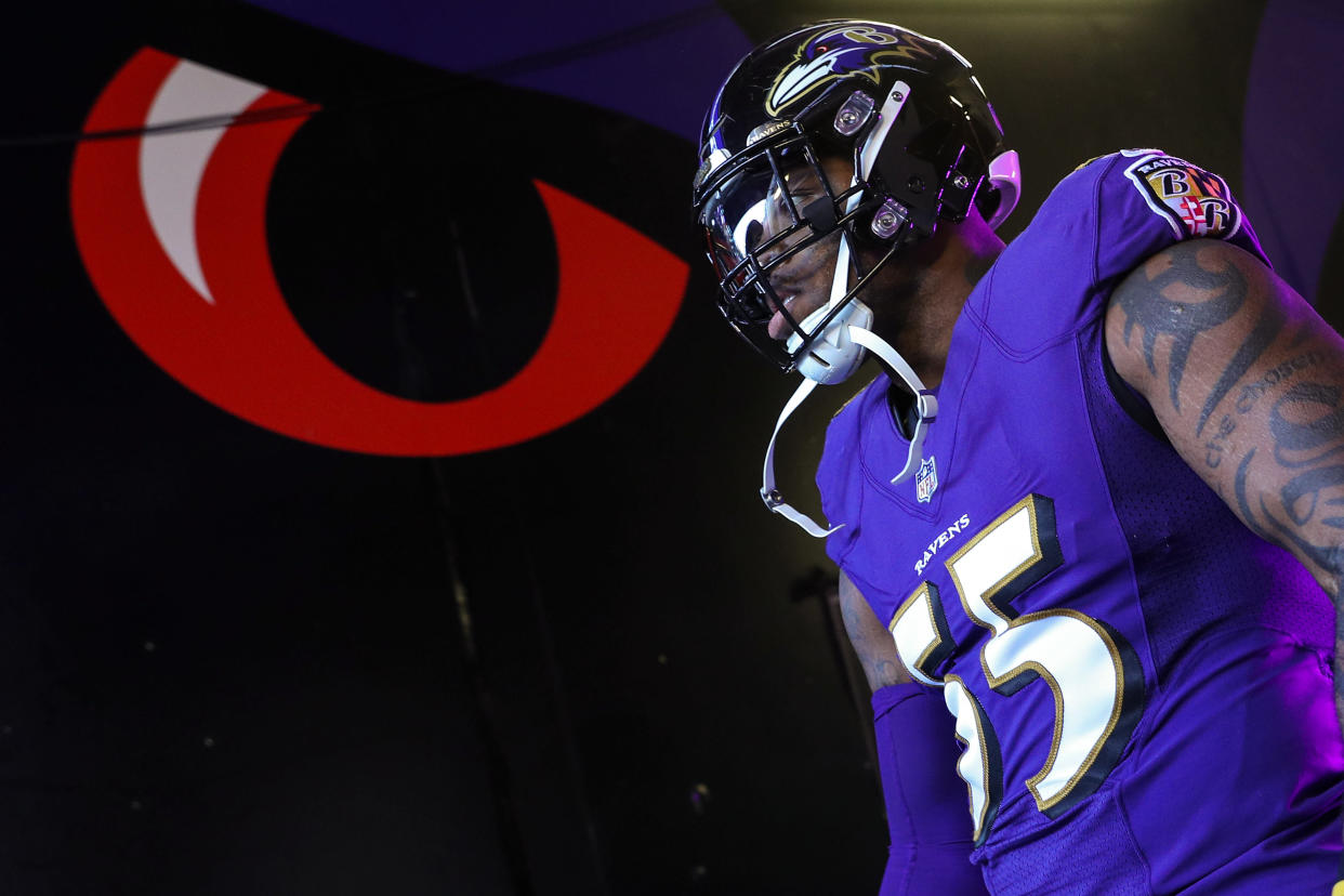 Terrell Suggs will reportedly sign with the Arizona Cardinals. (Getty)