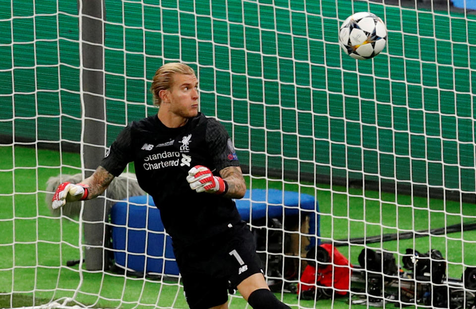 <p>Und auch diesmal patzte Liverpool-Keeper Karius: Obwohl der Ball nicht schwierig zu halten war und ihm auch noch genau in die Arme flog, glitt der Ball von seinen Handschuhen ab und landete im Tor. (Bild: Reuters) </p>