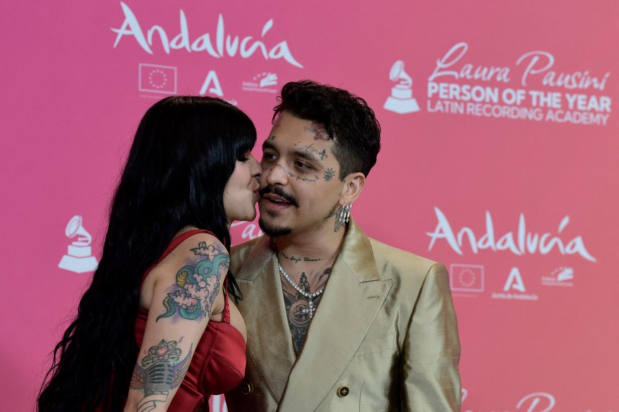 Cazzu y Nodal en los Latin Grammy. (Photo by CRISTINA QUICLER / AFP) (Photo by CRISTINA QUICLER/AFP via Getty Images)