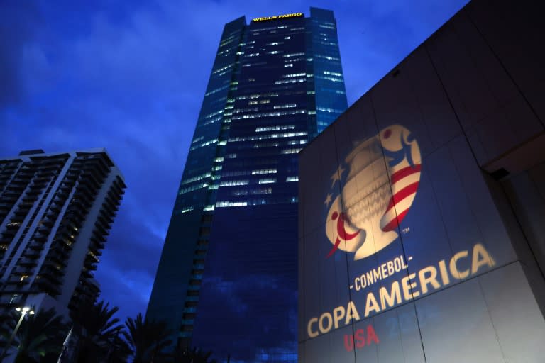 El logotipo oficial de la Copa América de fútbol, fotografiado en Miami el 7 de diciembre de 2023, en la jornada del sorteo de grupos (Megan Briggs)