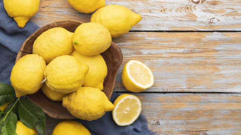 Lemons in a wooden bowl