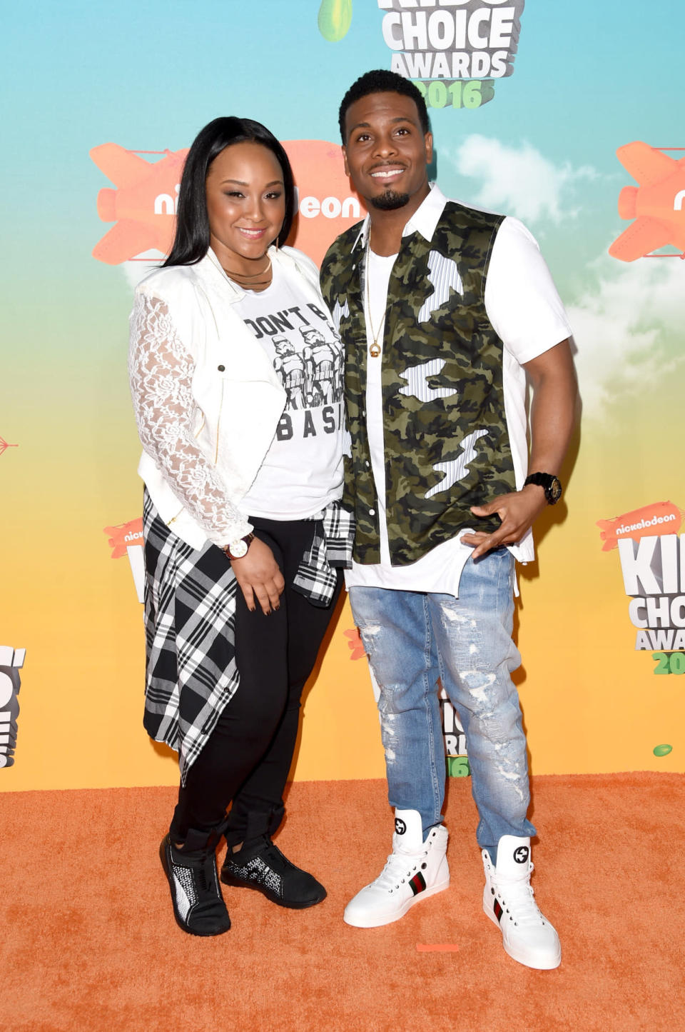 Kel Mithcell and wife Asia Lee turn out for the 2016 Kids’ Choice Awards