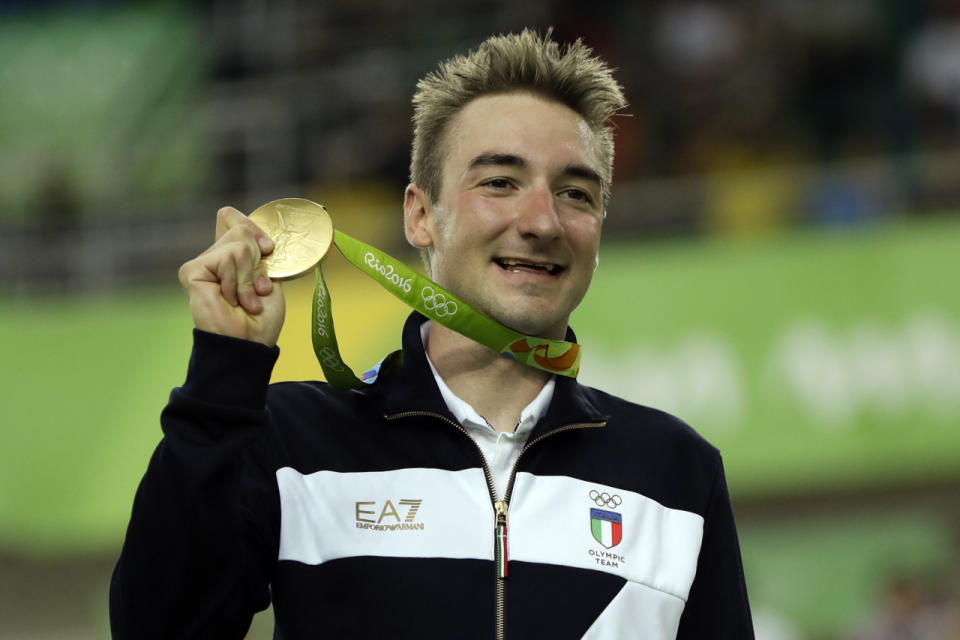 En Italia el oro se paga a 165 mil dólares / En la imagen, Elia Viviani, ganador de medalla de oro en ciclismo