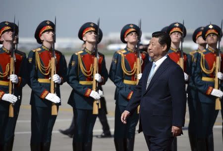 Chinese President Xi Jinping arrives in Vnukovo-2 airport in Moscow, Russia to join the celebrations of the 70th Anniversary of Victory in the Great Patriotic War of 1941-1945, May 8, 2015. REUTERS/Host Photo Agency/RIA Novosti