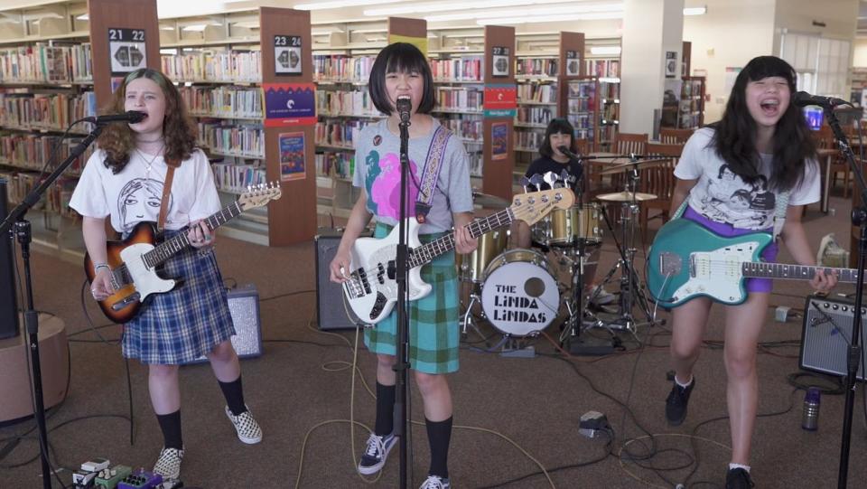 El grupo de rock punk The Linda Lindas, integrado por cuatro adolescentres 