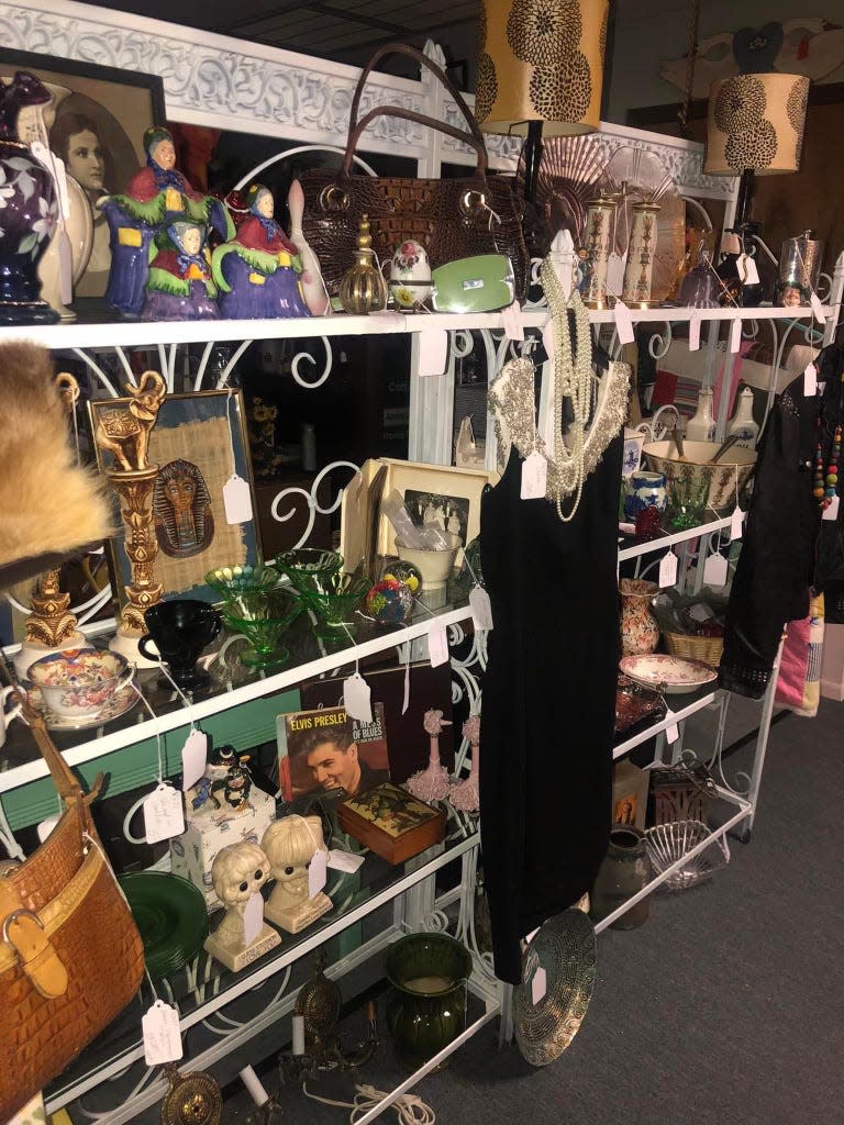 Vintage clothing, jewelry and even uranium glass is available in Fountain City.