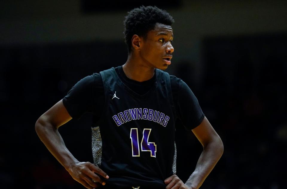 Brownsburg Bulldogs forward Kanon Catchings (14) walks up the court Saturday, March 18, 2023 at New Castle Fieldhouse in New Castle. The Ben Davis Giants defeated the Brownsburg Bulldogs, 66-38, for the IHSAA Class 4A Semistate championship game. 