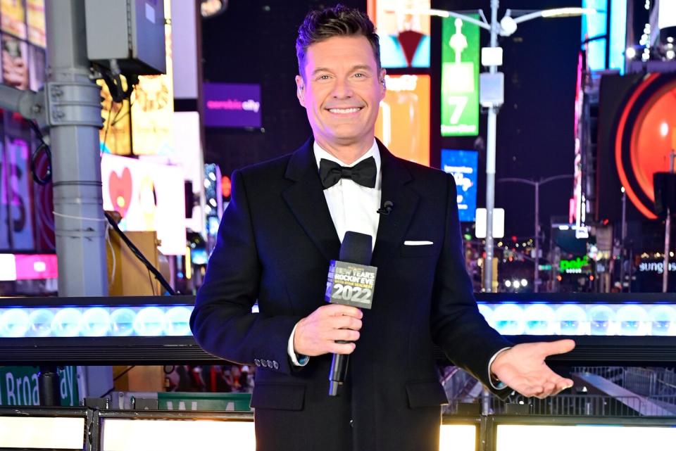 Ryan Seacrest Says CNN Axing Alcohol During New Year's Eve Broadcast Is a 'Good Idea' - Yahoo Entertainment