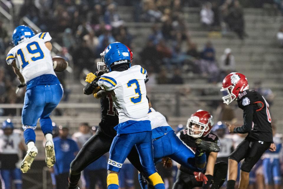 Serrano’s Josh Martin blocks an Oak Hills’ extra point on Friday, Oct. 14, 2022.