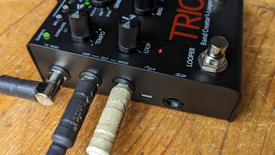 Close up of outputs on the DigiTech Trio+ loop pedal