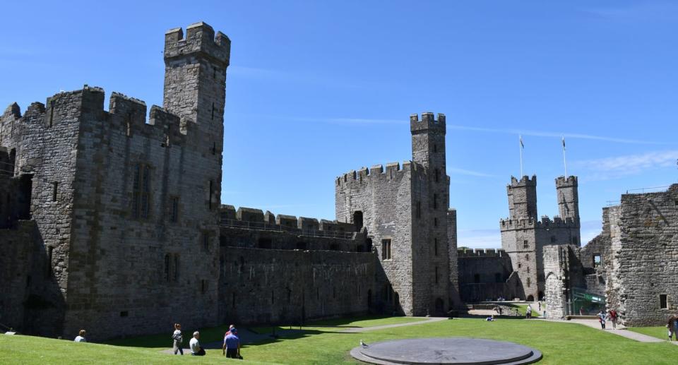 El castillo de Caernarfon es un castillo construido en la ciudad de Caernarfon, al norte del país de Gales/ Getty Images