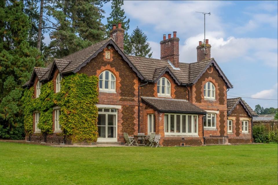 Garden House on the Sandringham Estate  (Norfolk Hideaways)