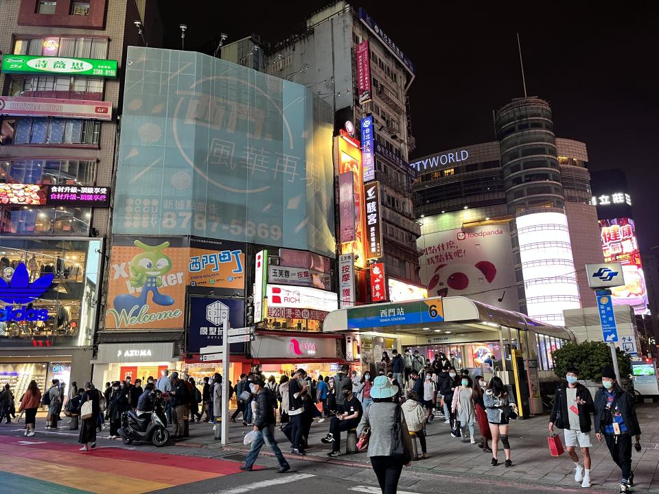 成都楊桃冰店面現址位於西門町最精華地段，行情每坪有百萬元之譜。（圖／東森新聞張琬聆攝）