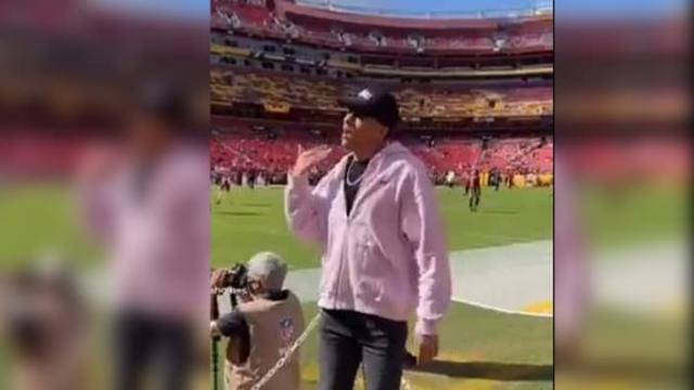 Patrick Mahomes' Brother Dances Behind Him During Post-Game Interview