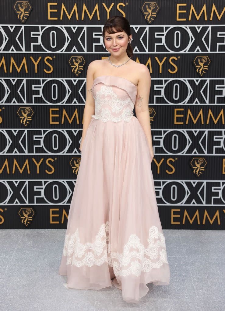 los angeles, ca january 15 samantha hanratty arriving at the 75th primetime emmy awards at the peacock theater in los angeles, ca, monday, jan 15, 2024 jay l clendenin los angeles times via getty images