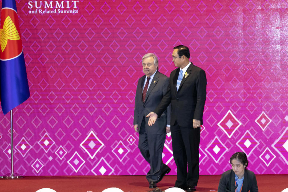 Thailand's Prime Minister Prayuth Chan-ocha, right welcomes U.N. Secretary General Antonio Guterres during ASEAN-U.N. summit in Nonthaburi, Thailand, Sunday, Nov. 3, 2019. (AP Photo/Wason Wanichakorn)