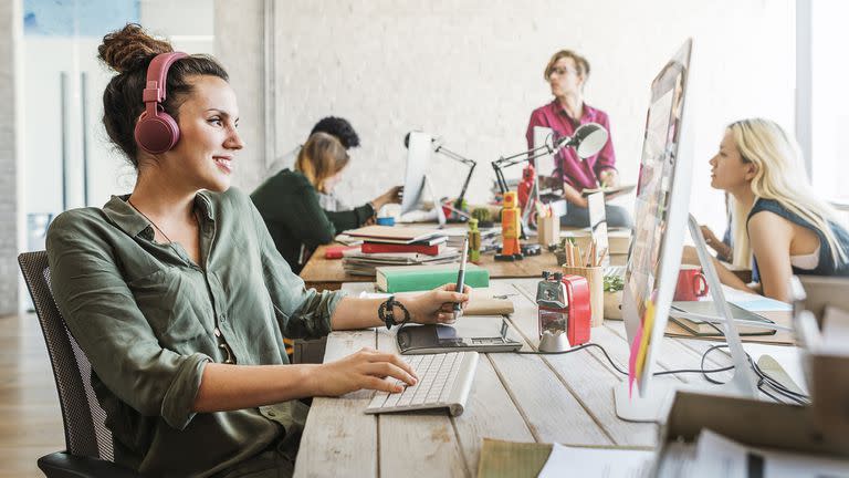 La baja de la tasa de natalidad tiene, entre sus causas, un hecho económico: más mujeres trabajan