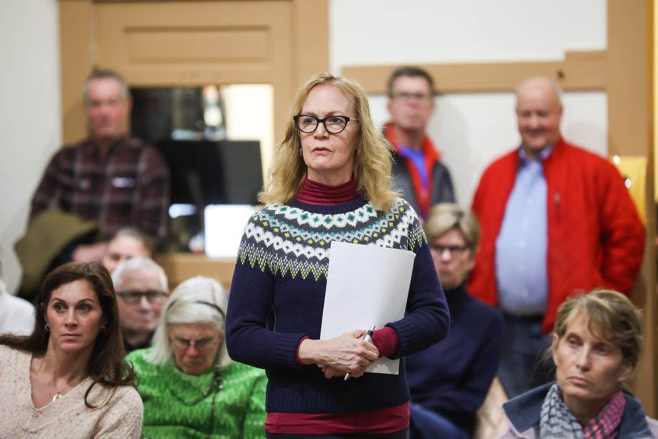North Hampton and Woodland Road resident Amy Margolis makes an offer to the town to use 50 acres of land she owns for a cell tower during a meeting Thursday, Feb. 2, 2023.