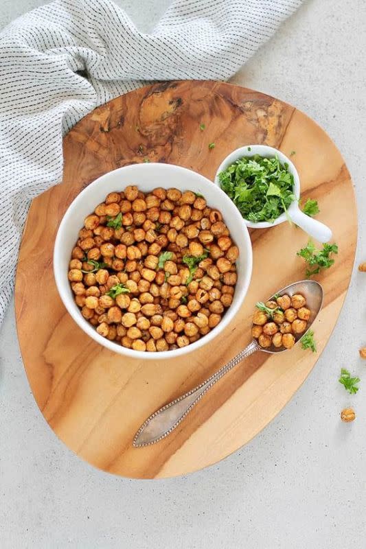 <p>Hey Nutrition Lady</p><p>Get the recipe: <a href="https://www.heynutritionlady.com/roasted-chickpeas-with-three-paprikas/" rel="nofollow noopener" target="_blank" data-ylk="slk:Roasted Garbanzo Beans;elm:context_link;itc:0;sec:content-canvas" class="link "><strong>Roasted Garbanzo Beans</strong></a></p>